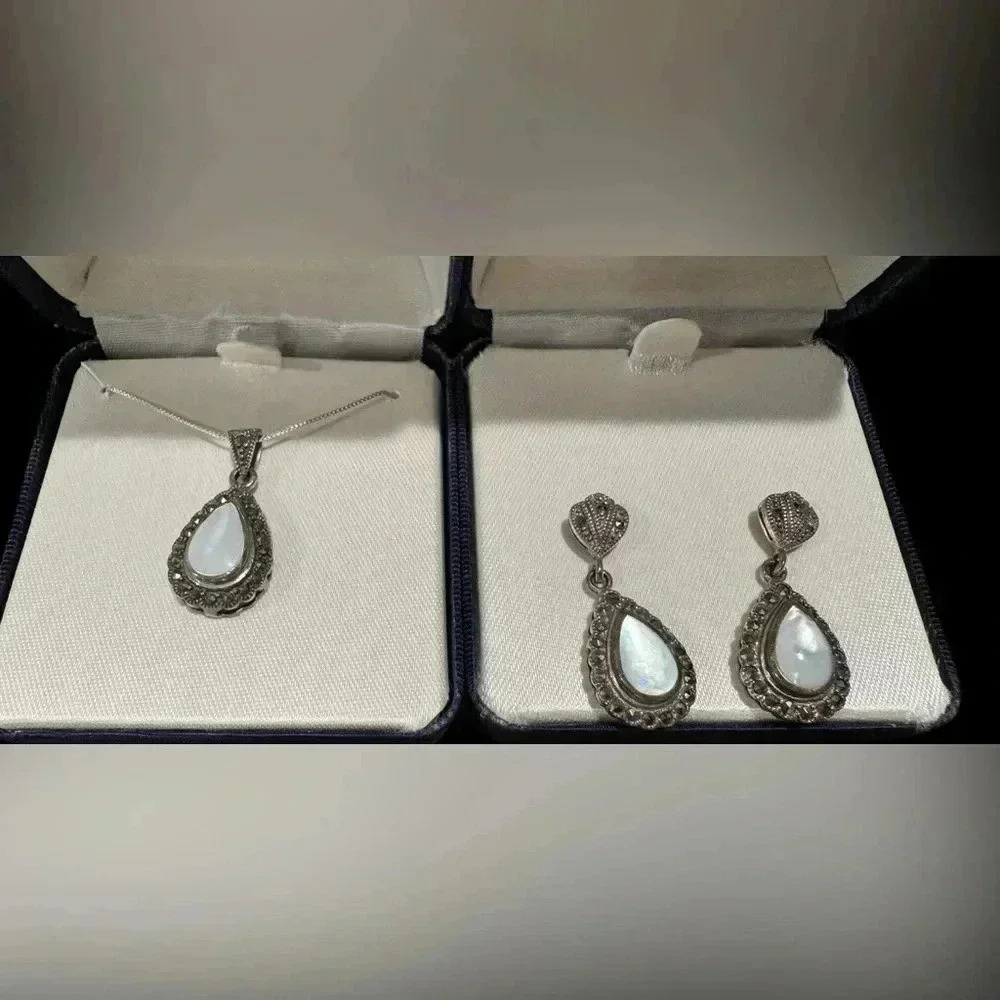 Necklace/Earrings Set